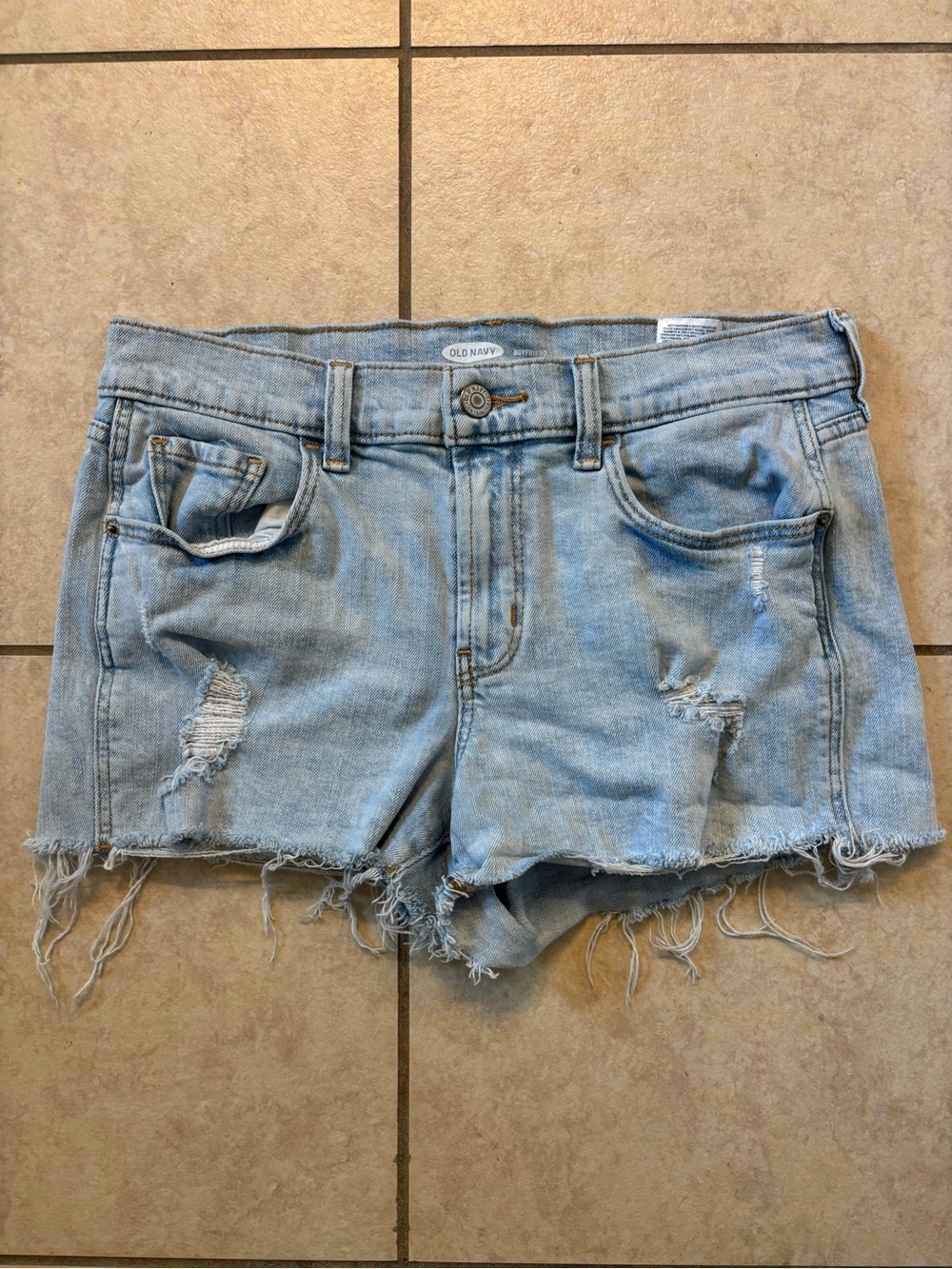 Old Navy Boyfriend Distressed Denim Shorts Women’s Size 2 Light Wash Raw Hem